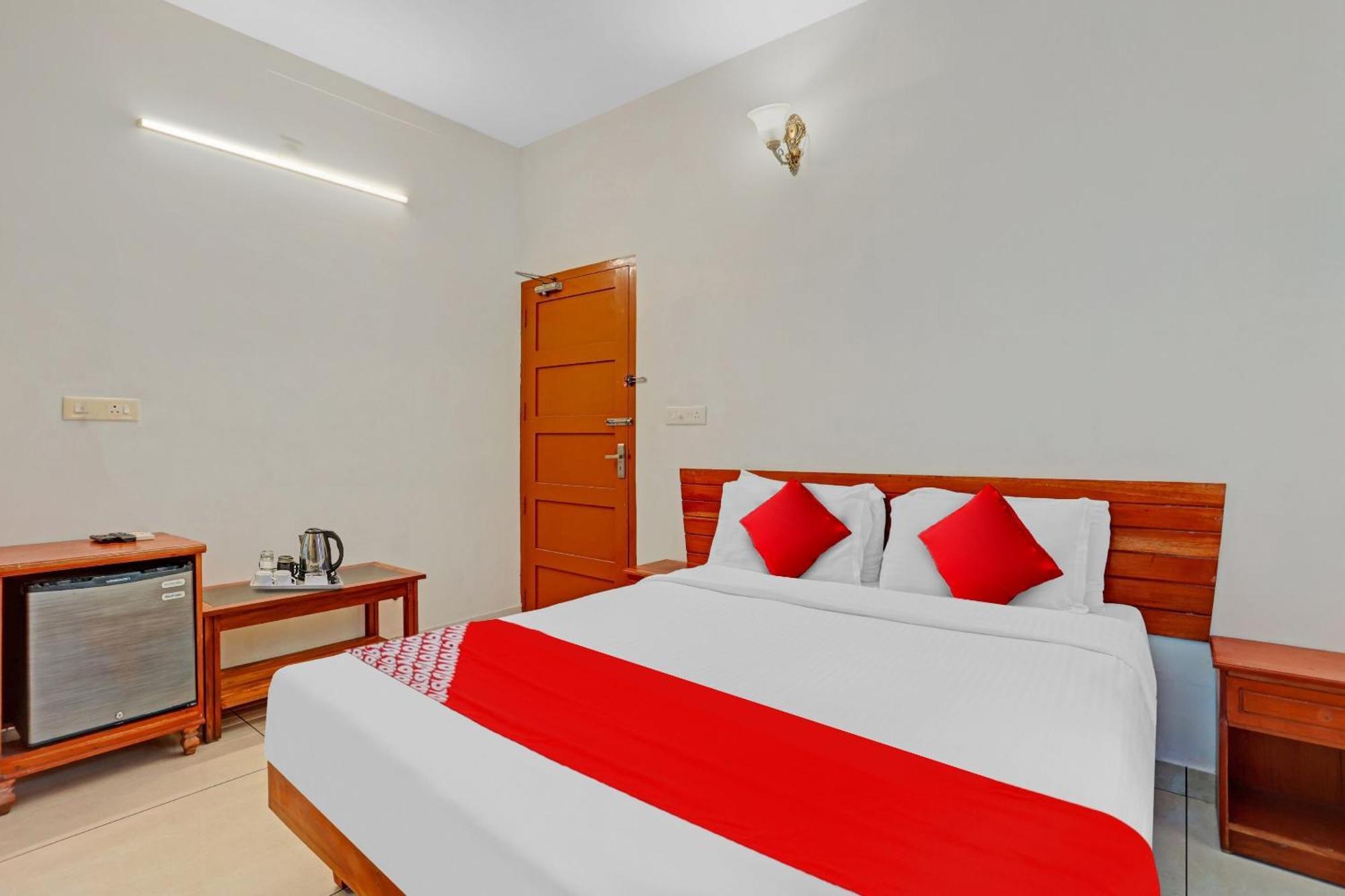 Flagship Hotel Adara Residency Thiruvananthapuram Exterior photo